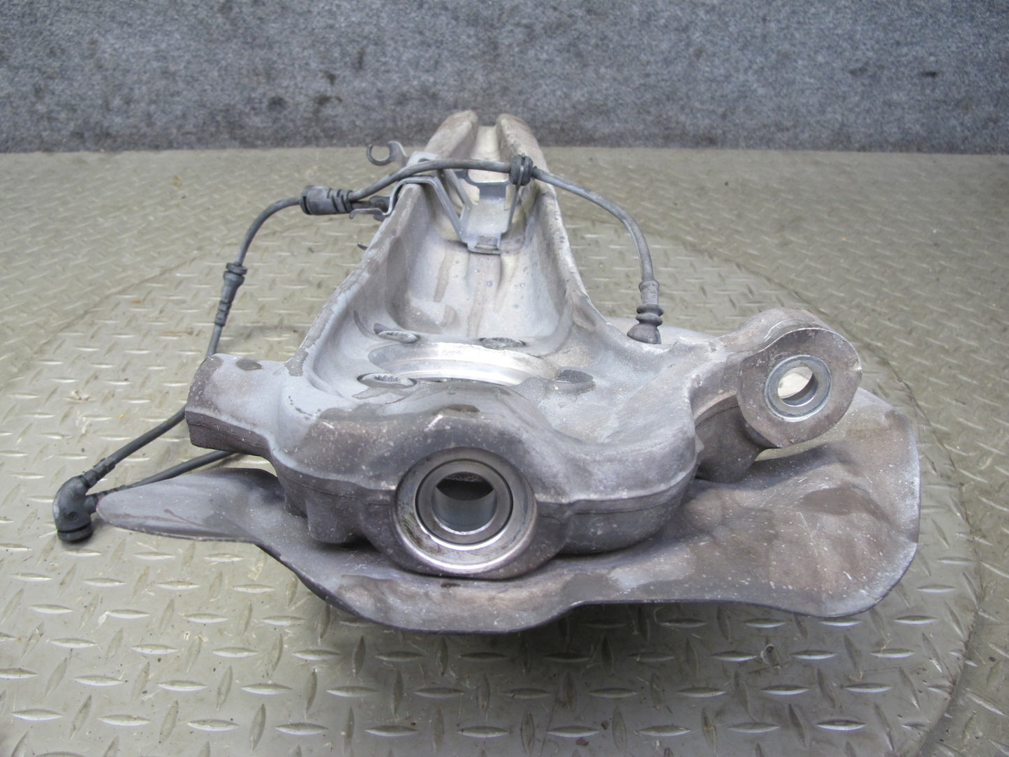 2011-2018 Porsche Cayenne 958 AWD Front Right Spindle Knuckle Wheel Hub Bearing