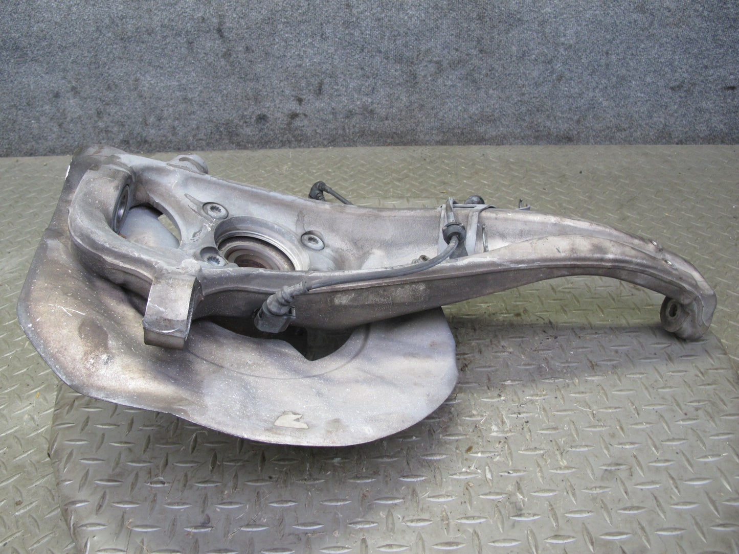 2011-2018 Porsche Cayenne 958 AWD Front Right Spindle Knuckle Wheel Hub Bearing