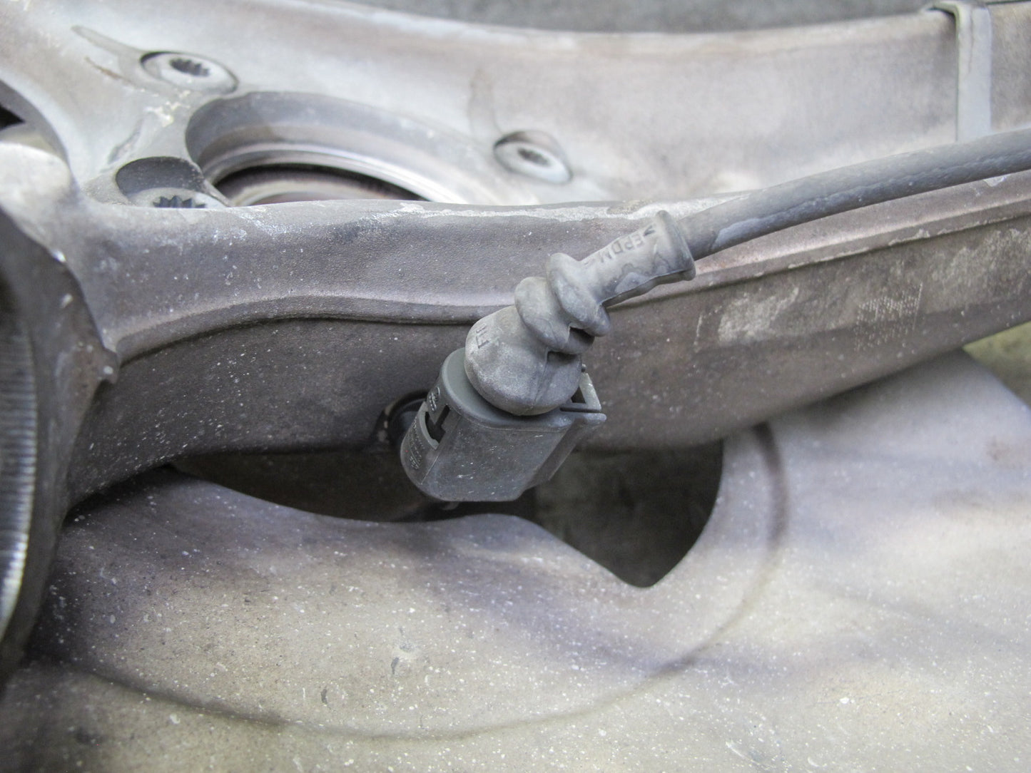 2011-2018 Porsche Cayenne 958 AWD Front Right Spindle Knuckle Wheel Hub Bearing