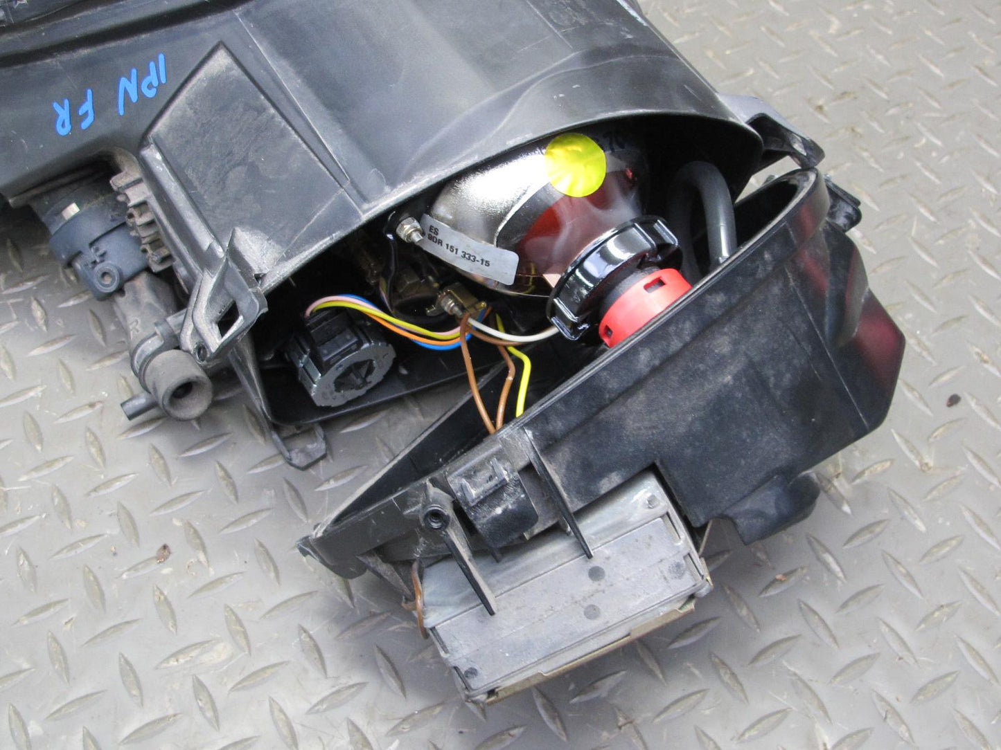 2002-2005 Porsche 911 996 Carrera Front Right Xenon HID Headlight Lamp w Ballast