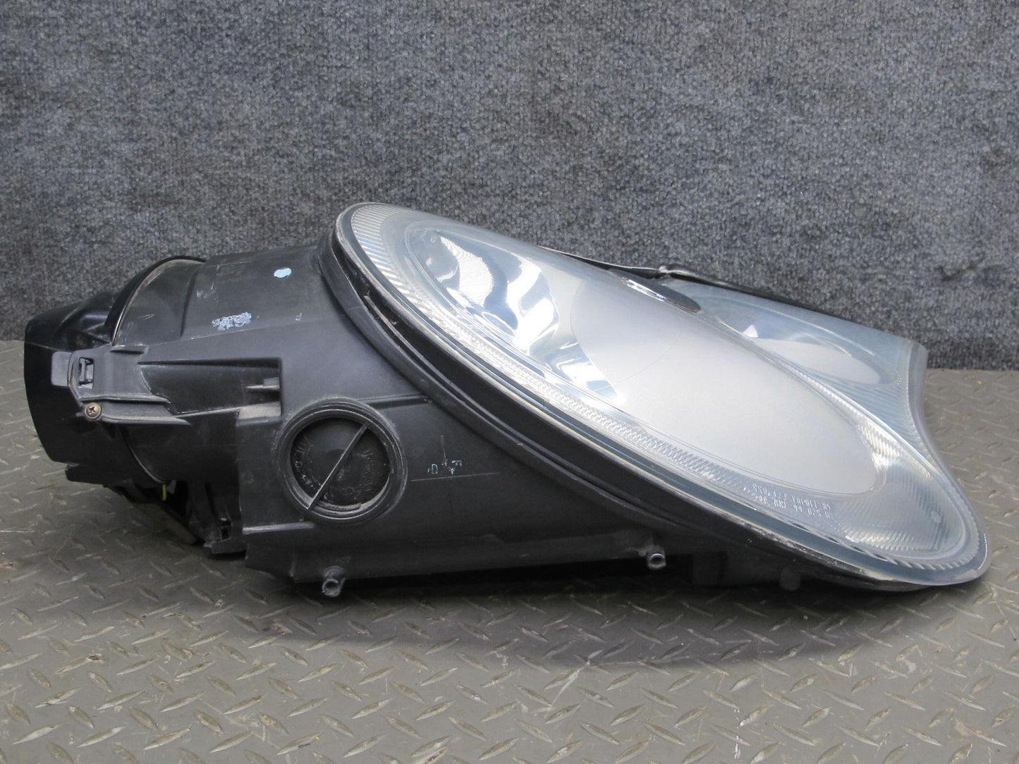 2002-2005 Porsche 911 996 Carrera Front Right Xenon HID Headlight Lamp w Ballast