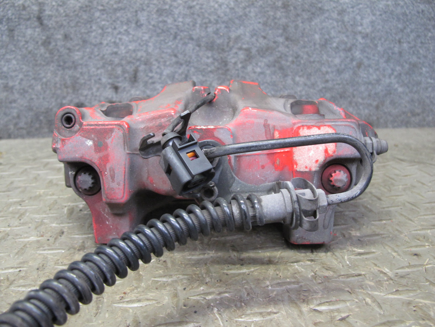 2011-2018 Porsche Cayenne 958 4.8L AWD 19" Rear Brembo Brake Caliper Set of 2