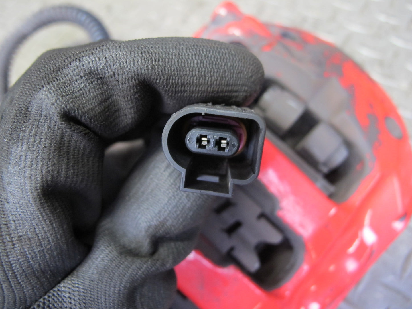 2011-2018 Porsche Cayenne 958 4.8L AWD 19" Rear Brembo Brake Caliper Set of 2