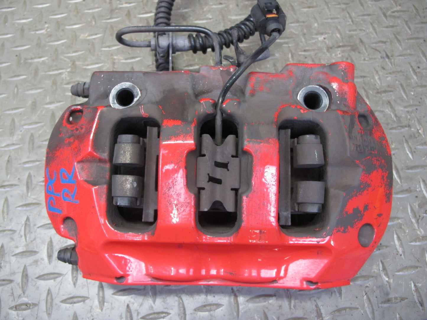 2011-2018 Porsche Cayenne 958 4.8L AWD 19" Rear Brembo Brake Caliper Set of 2