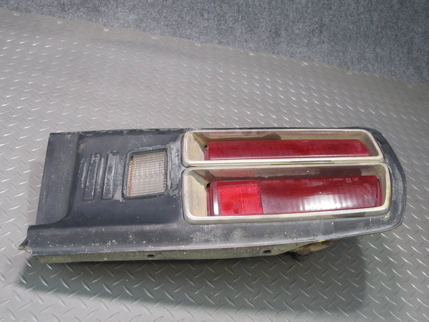 75-78 Datsun S30 280Z 2+2 Rear Left Tail Light Lamp OEM