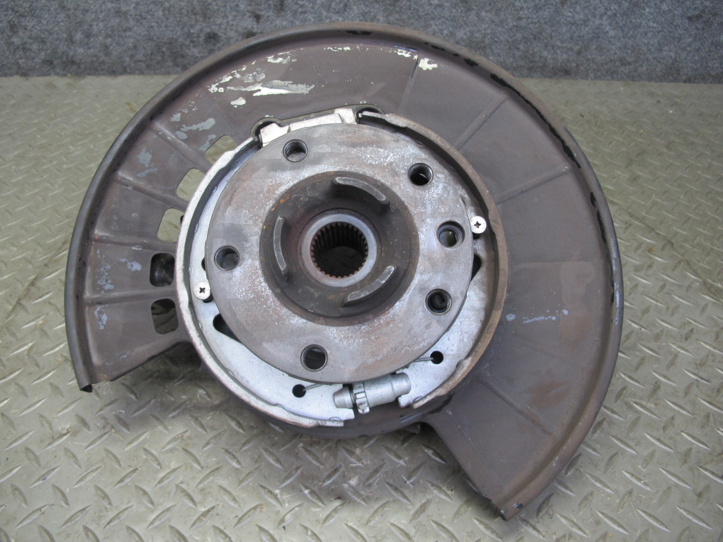 2011-2018 Porsche Cayenne 958 AWD Rear Left Spindle Knuckle Wheel Hub Bearing