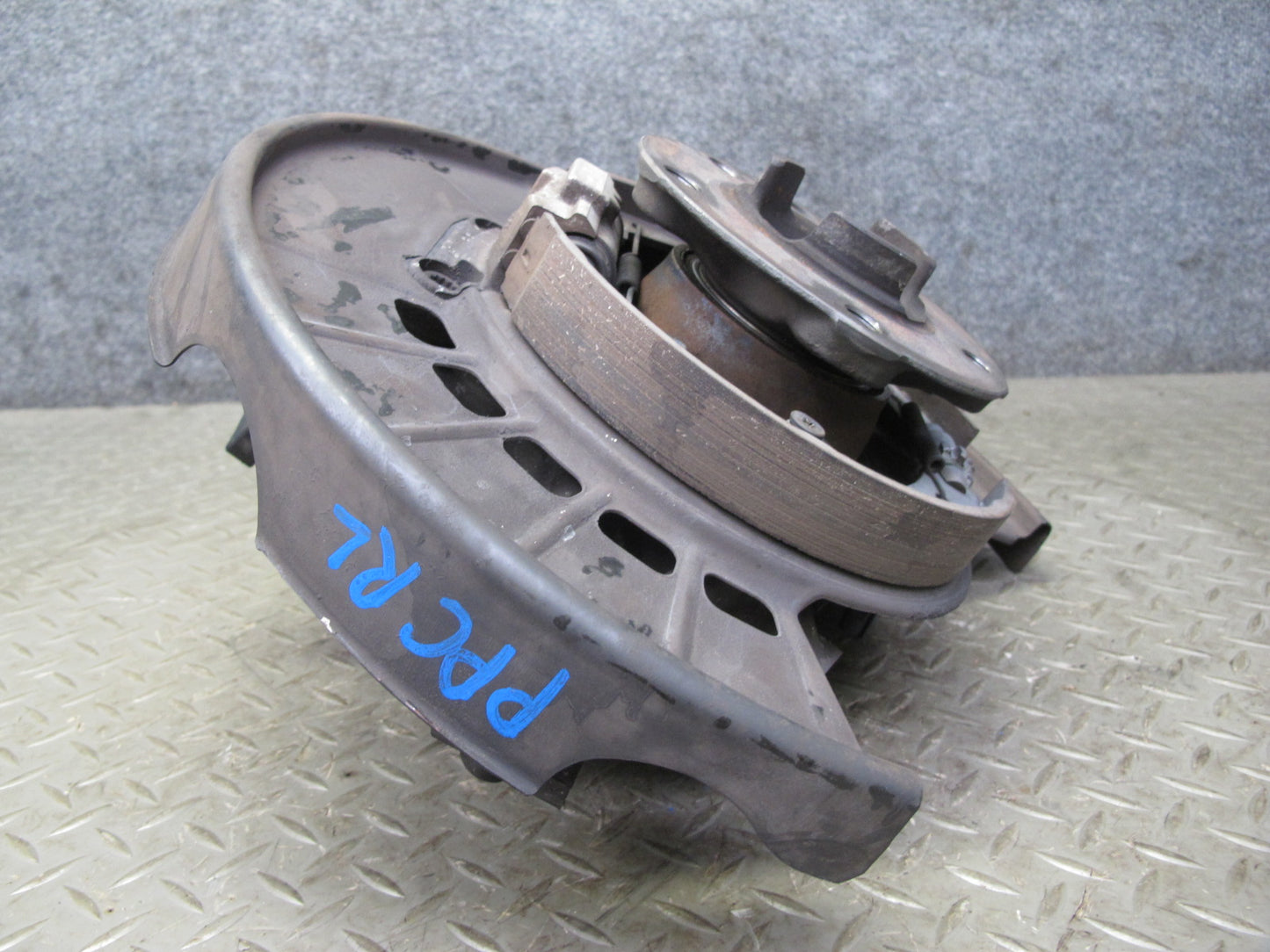 2011-2018 Porsche Cayenne 958 AWD Rear Left Spindle Knuckle Wheel Hub Bearing