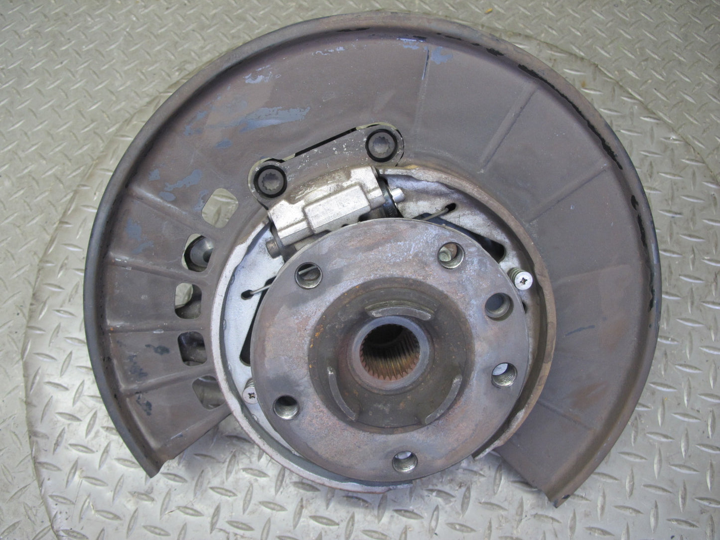 2011-2018 Porsche Cayenne 958 AWD Rear Left Spindle Knuckle Wheel Hub Bearing