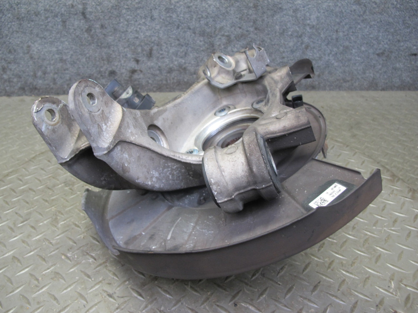 2011-2018 Porsche Cayenne 958 AWD Rear Left Spindle Knuckle Wheel Hub Bearing