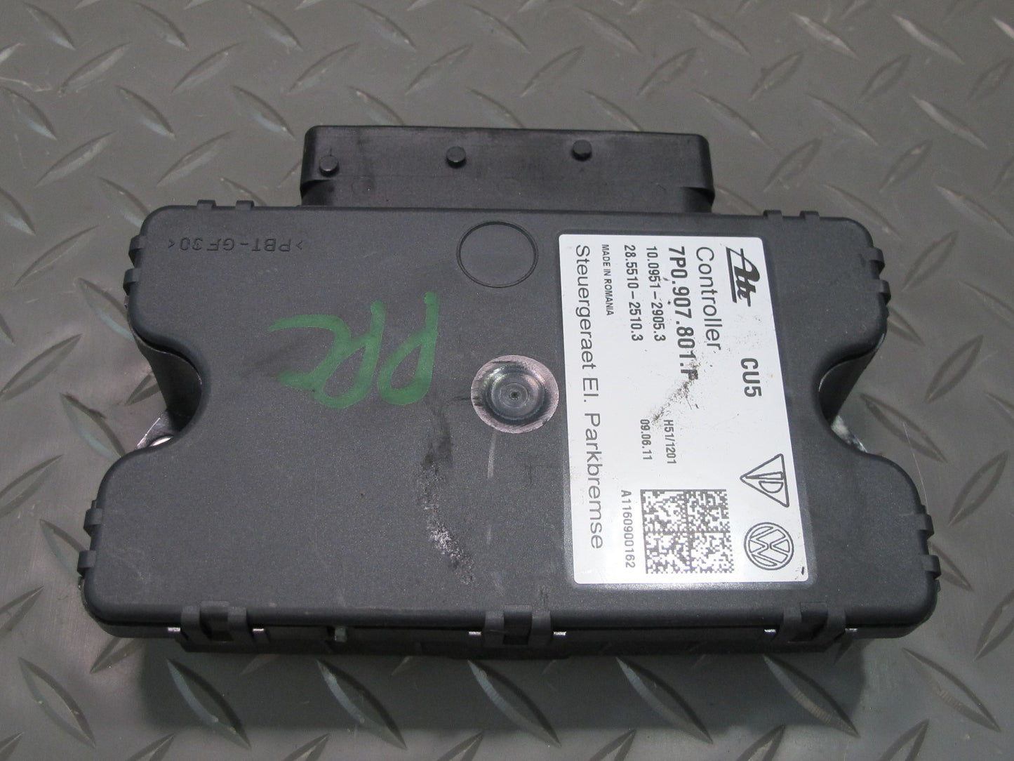 2011-2014 Porsche Cayenne 958 Electric Parking Brake Computer Control Module