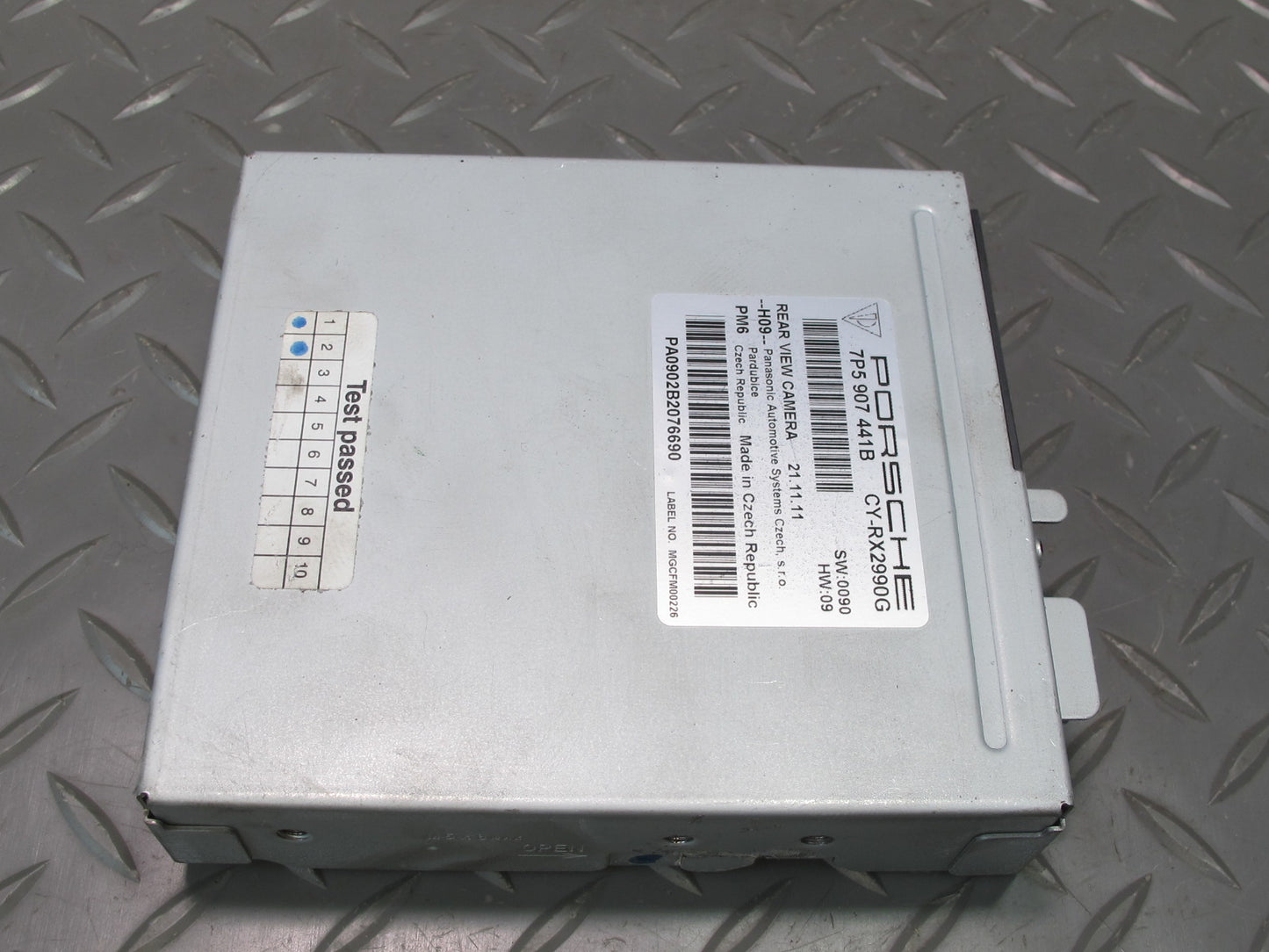 2011-2014 Porsche Cayenne 958 Rear View Backup Camera Control Module Unit