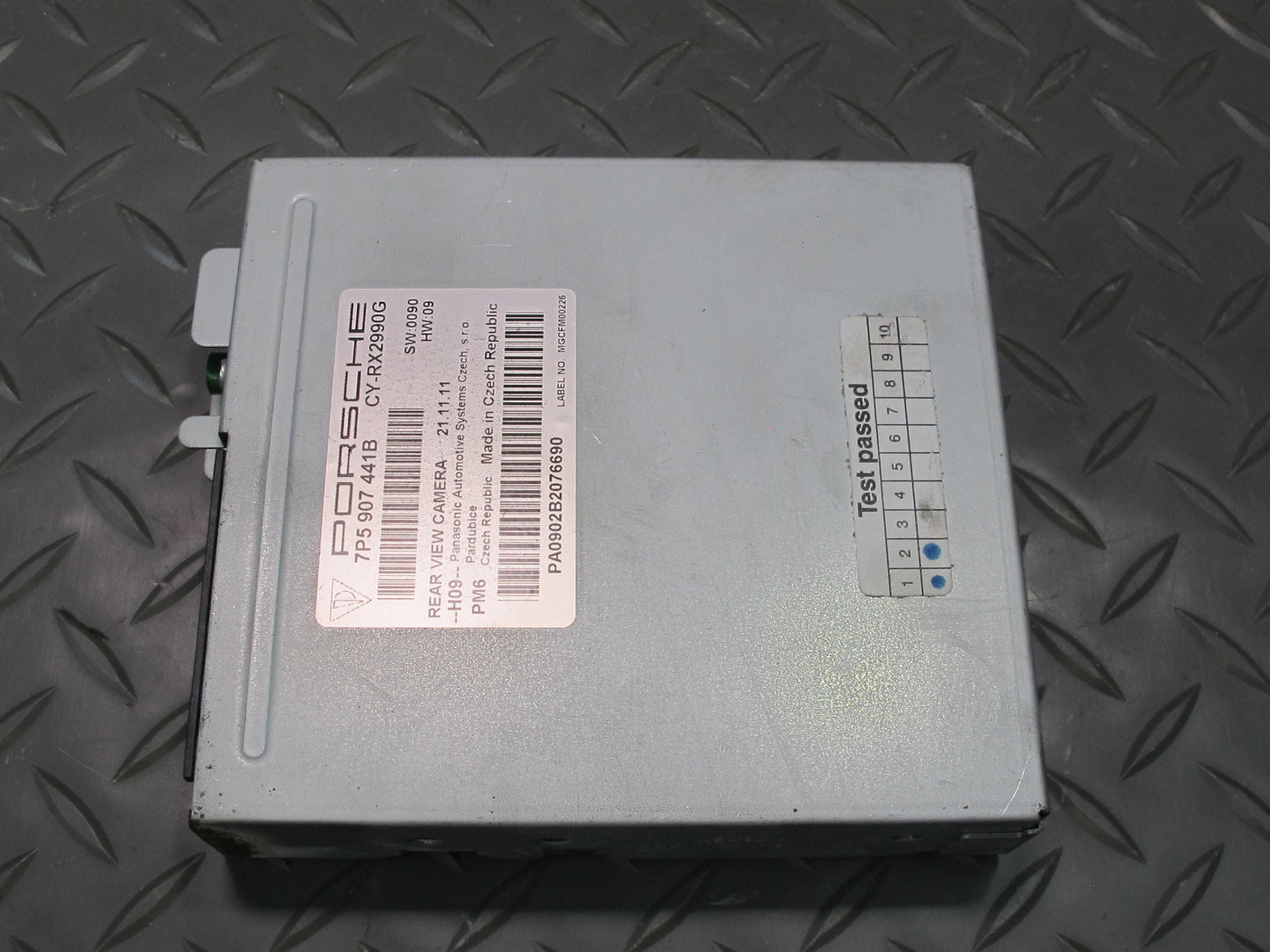 2011-2014 Porsche Cayenne 958 Rear View Backup Camera Control Module Unit