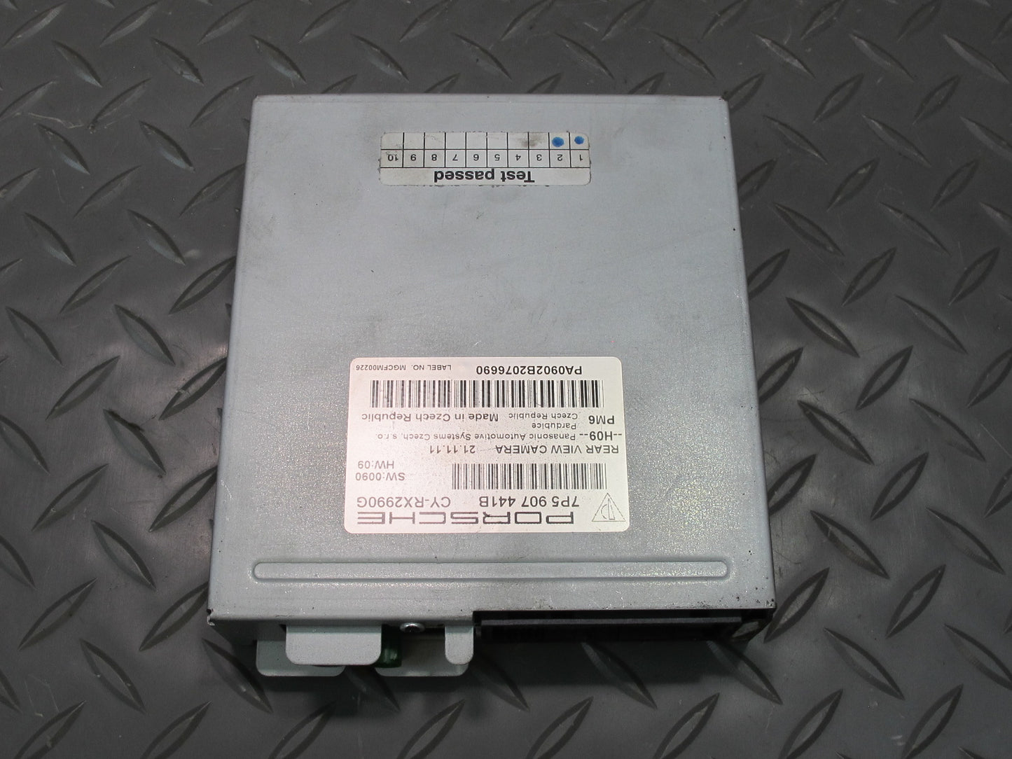 2011-2014 Porsche Cayenne 958 Rear View Backup Camera Control Module Unit