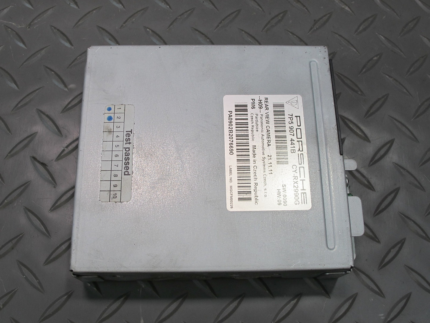 2011-2014 Porsche Cayenne 958 Rear View Backup Camera Control Module Unit