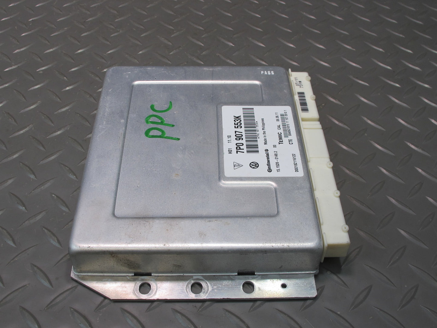 2011-2014 Porsche Cayenne 958 Air Suspension Control Module Unit 7P0907553K