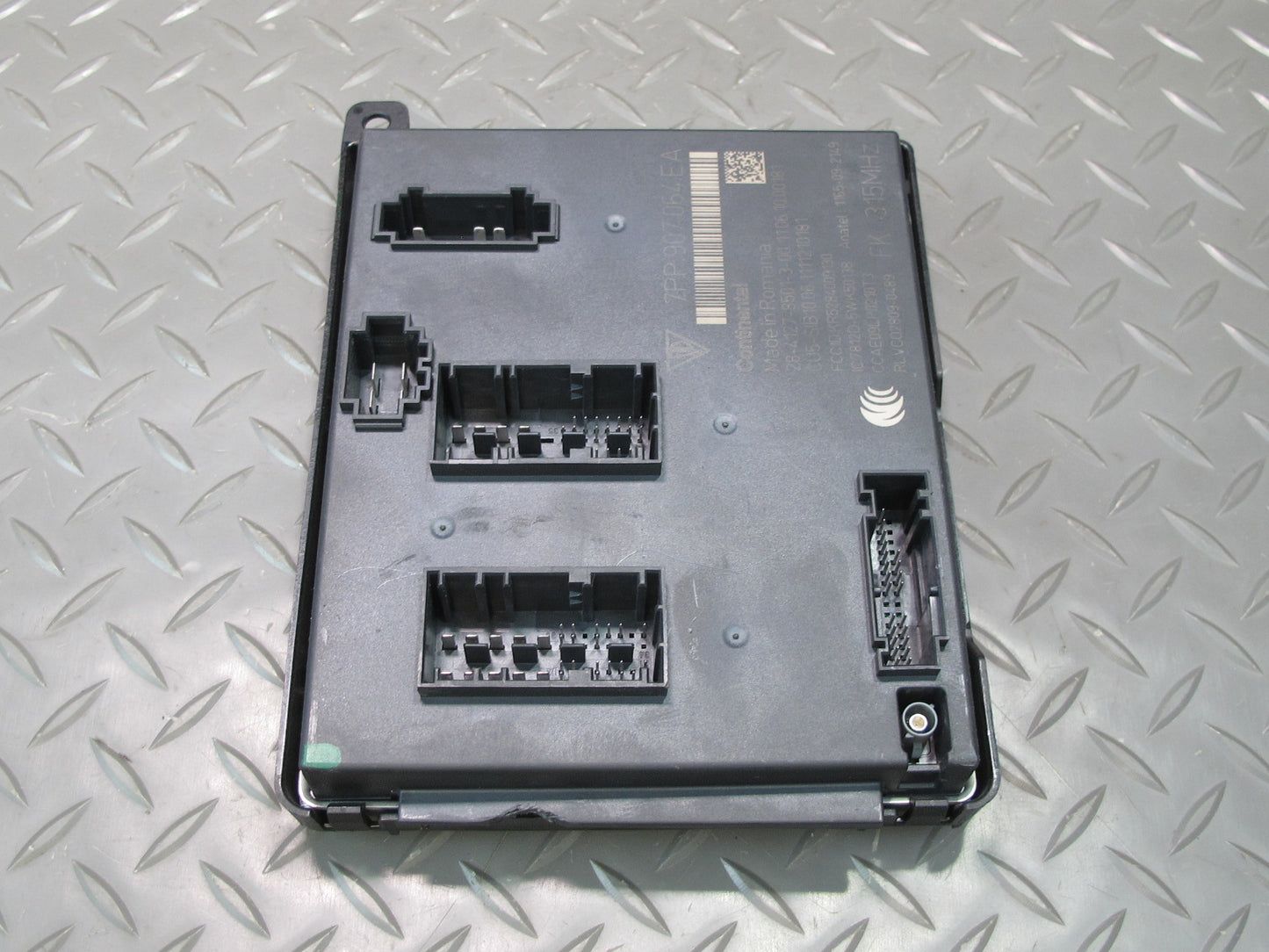 2012 Porsche Cayenne 958 Body Control Module BCM Unit 7PP907064EA