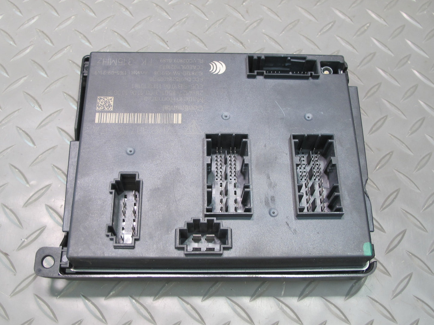 2012 Porsche Cayenne 958 Body Control Module BCM Unit 7PP907064EA