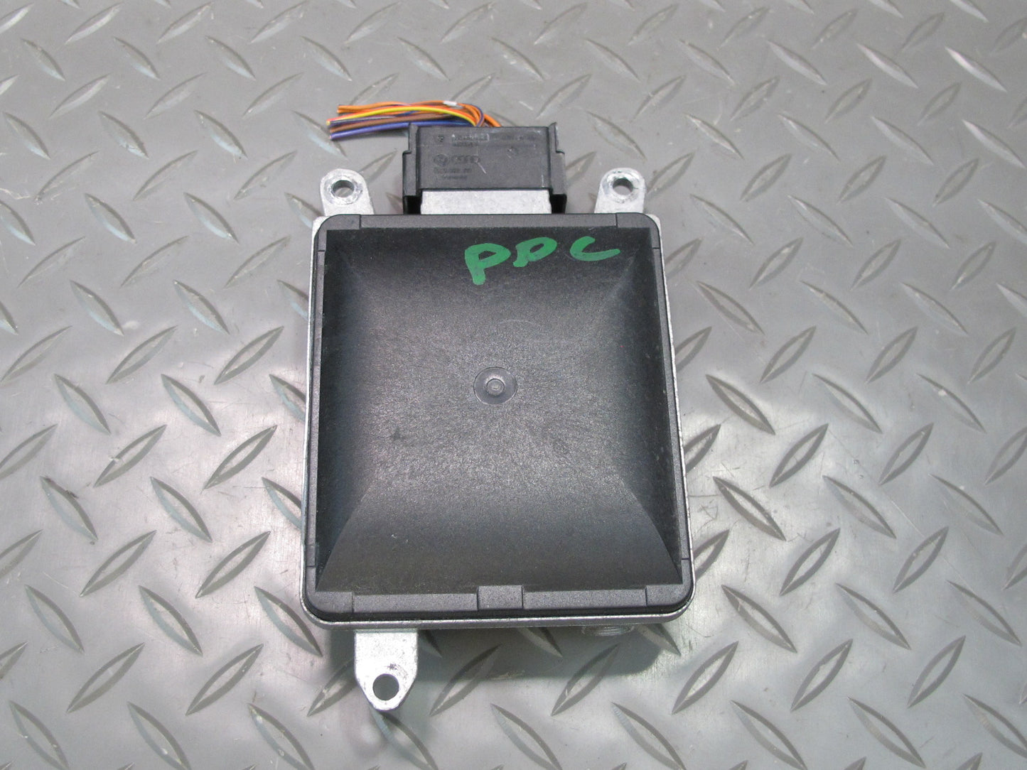 2011-2014 Porsche Cayenne 958 Rear Left Side Blind Spot Sensor Control Module