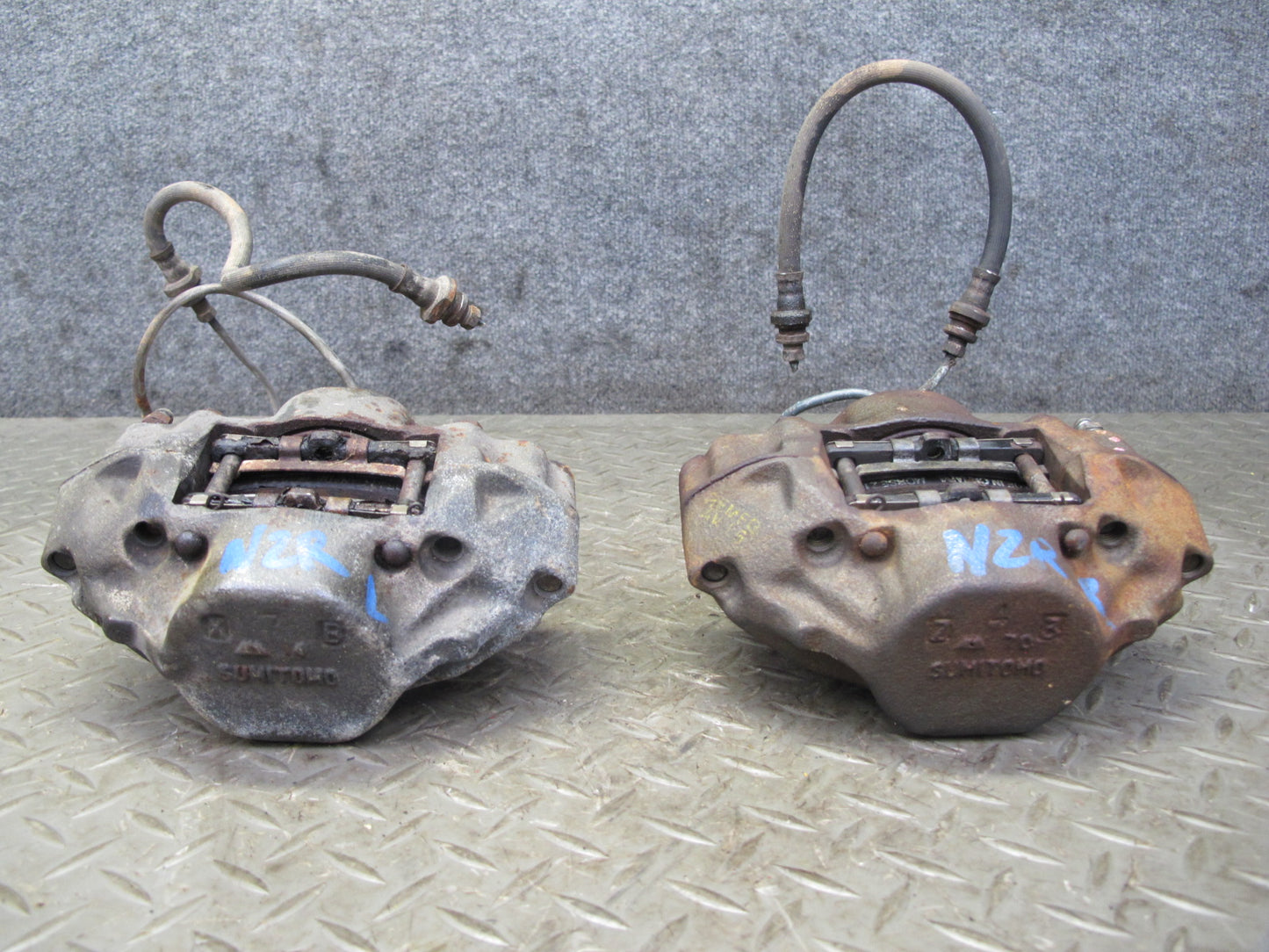 75-78 Datsun S30 280Z Set of 2 Rear Left & Right Sumitomo Brake Caliper OEM