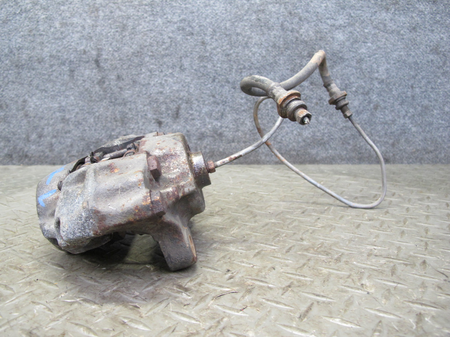 75-78 Datsun S30 280Z Set of 2 Rear Left & Right Sumitomo Brake Caliper OEM