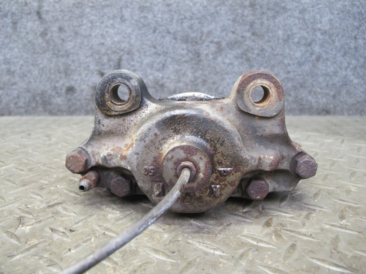 75-78 Datsun S30 280Z Set of 2 Rear Left & Right Sumitomo Brake Caliper OEM