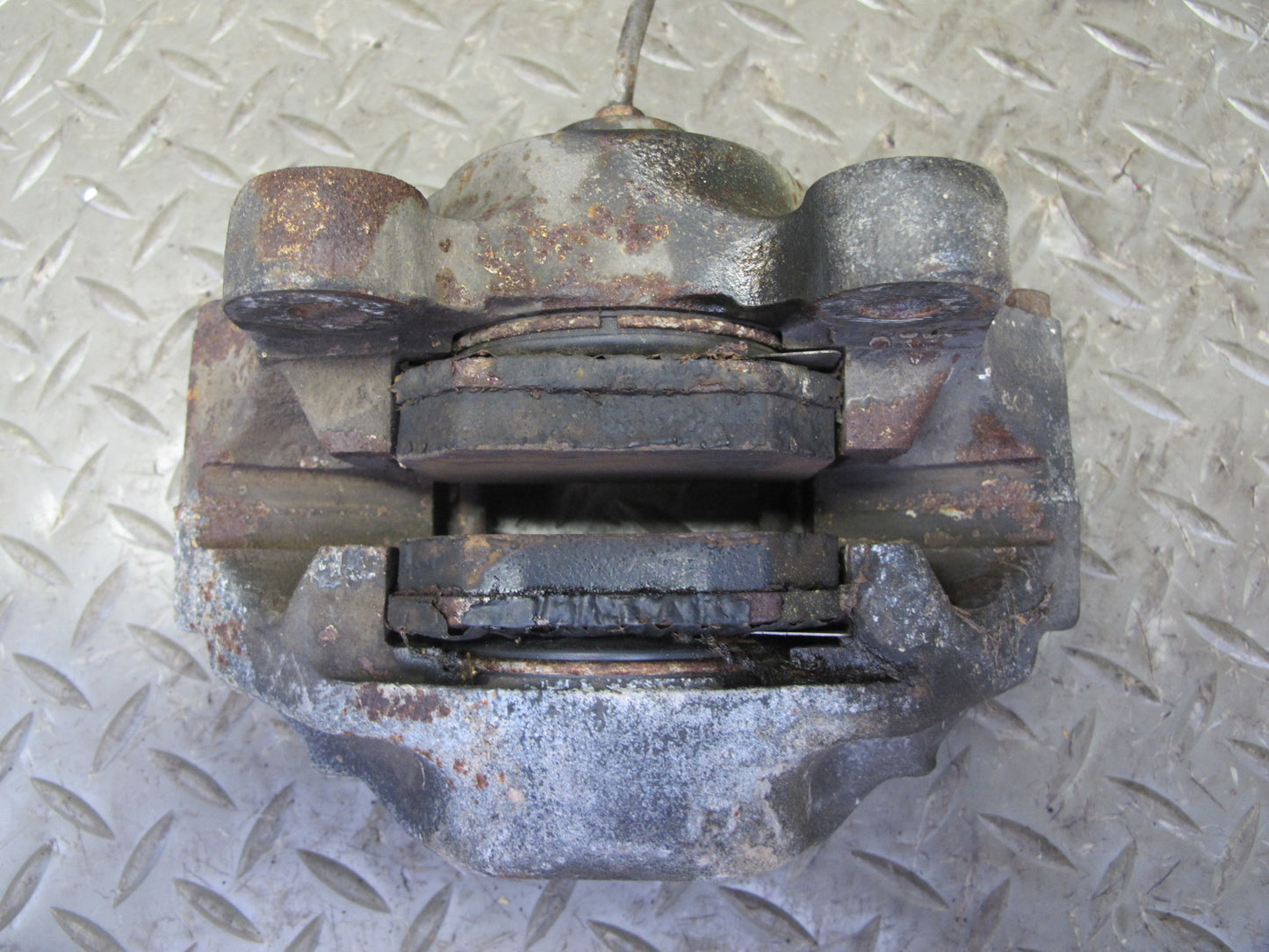 75-78 Datsun S30 280Z Set of 2 Rear Left & Right Sumitomo Brake Caliper OEM