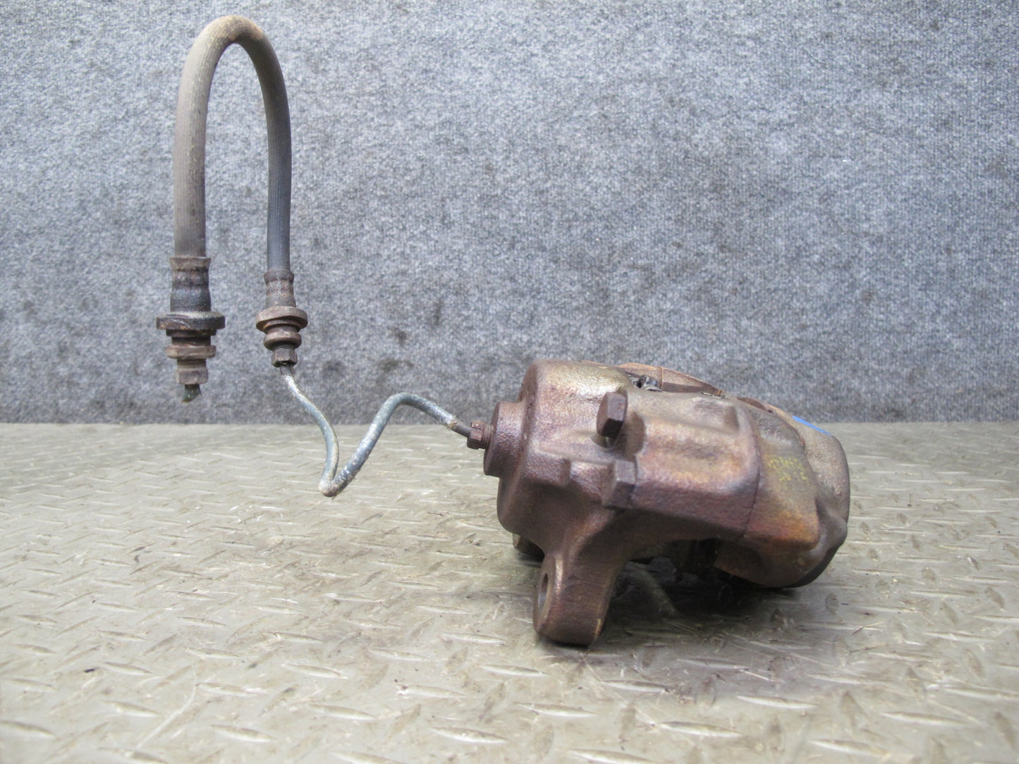 75-78 Datsun S30 280Z Set of 2 Rear Left & Right Sumitomo Brake Caliper OEM