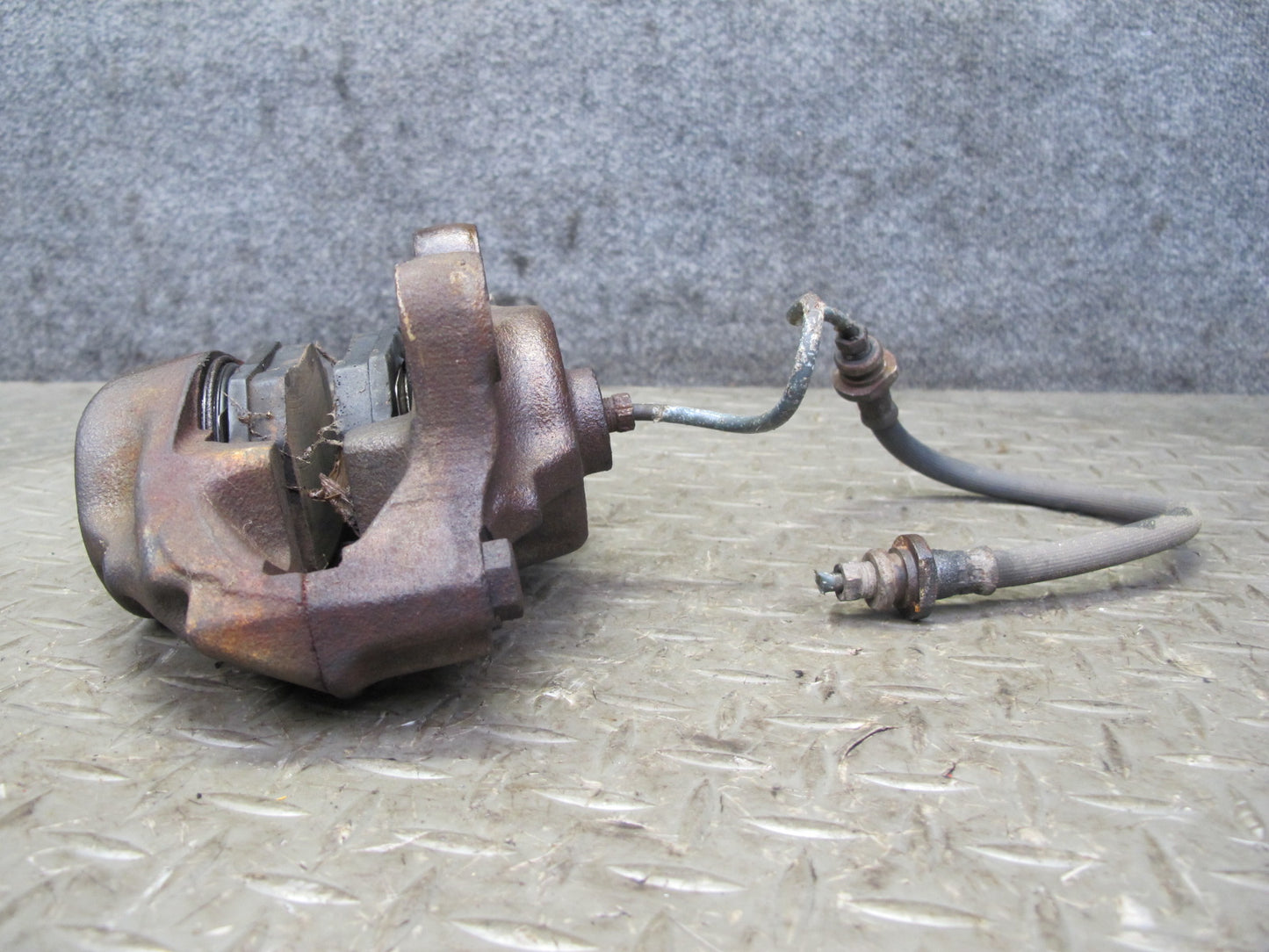 75-78 Datsun S30 280Z Set of 2 Rear Left & Right Sumitomo Brake Caliper OEM