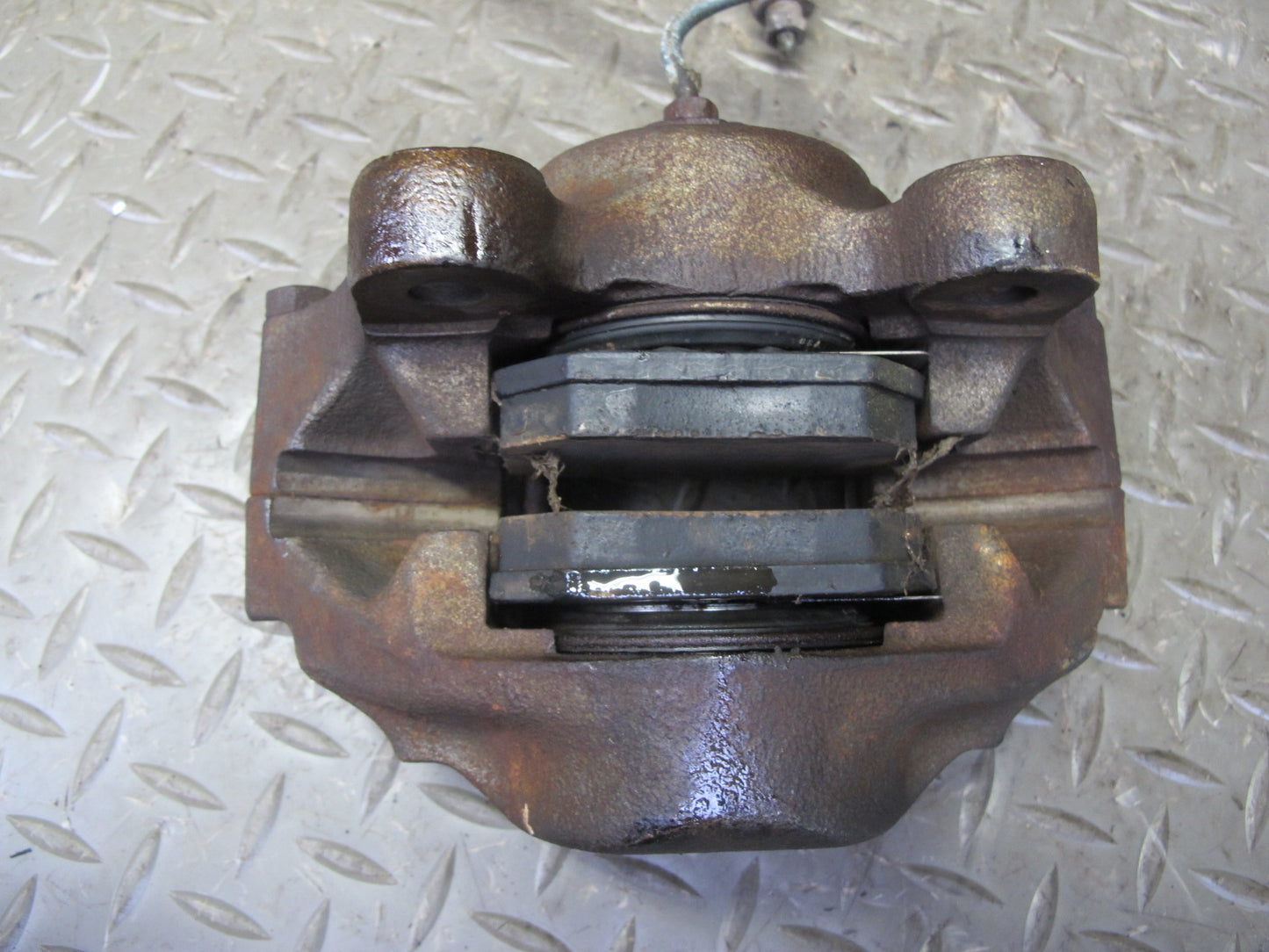 75-78 Datsun S30 280Z Set of 2 Rear Left & Right Sumitomo Brake Caliper OEM