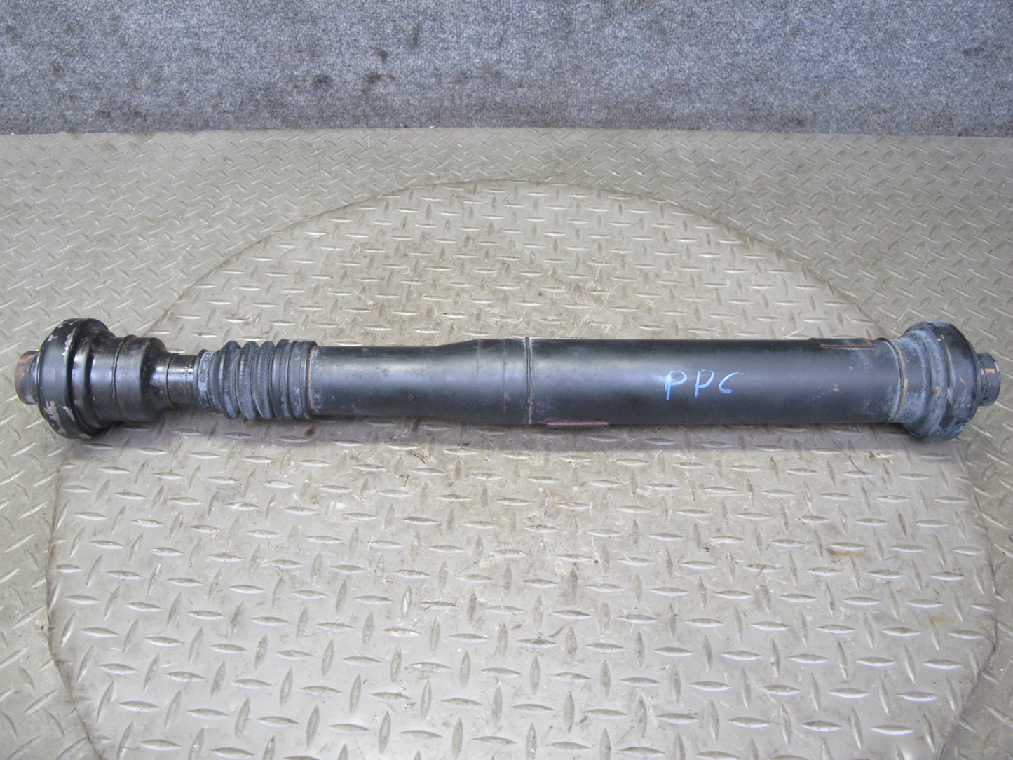 2011-2018 Porsche Cayenne 958 Turbo 4.8L Front Drive Shaft Propeller