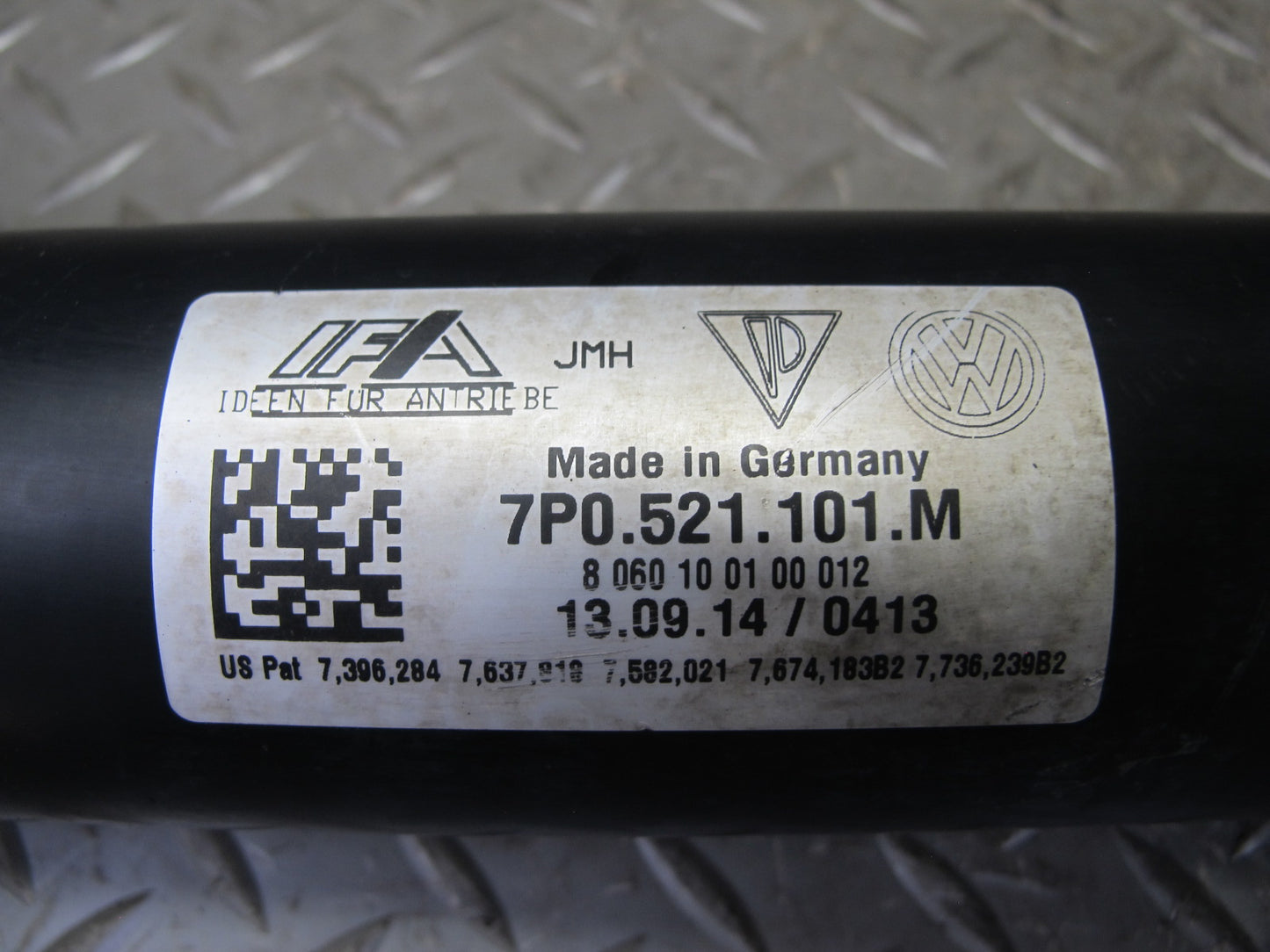 2011-2018 Porsche Cayenne S 958 4.8L Front Drive Shaft Propeller