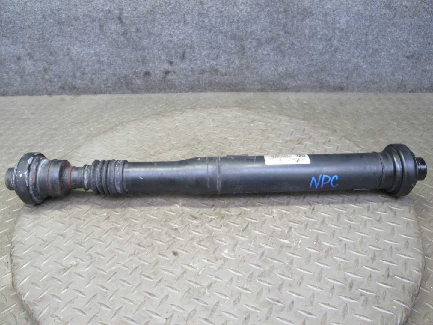 2011-2018 Porsche Cayenne S 958 4.8L Front Drive Shaft Propeller