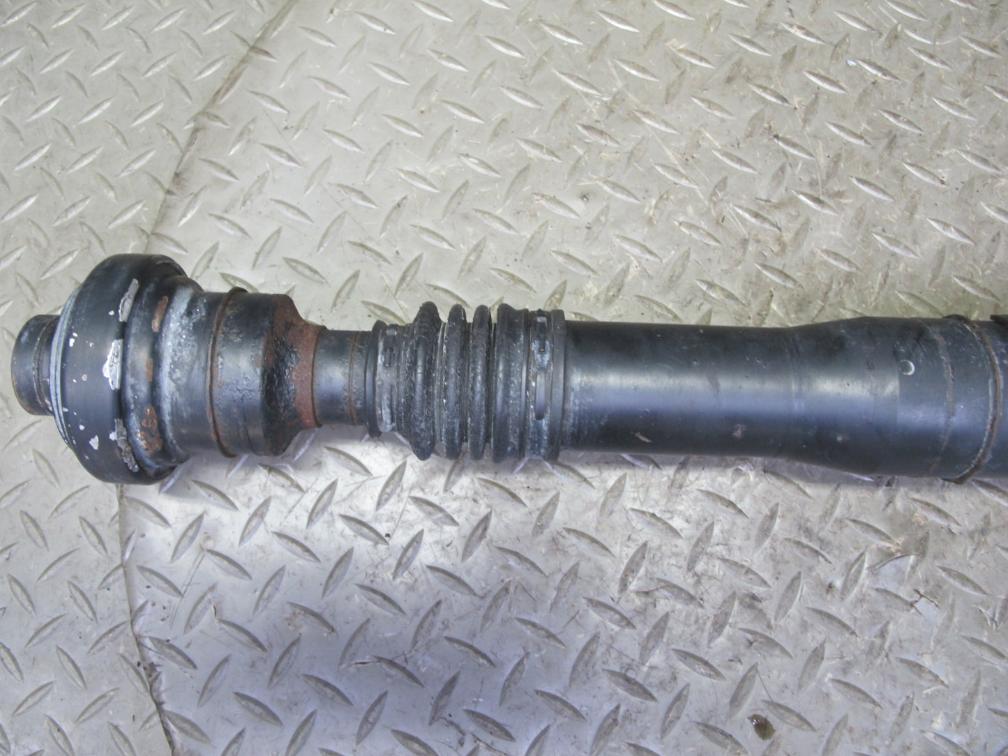 2011-2018 Porsche Cayenne S 958 4.8L Front Drive Shaft Propeller