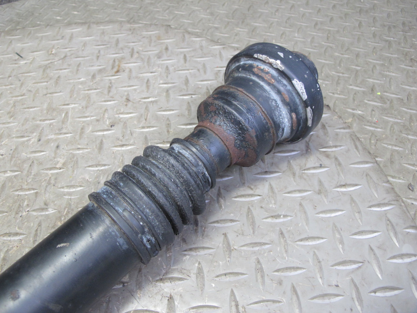 2011-2018 Porsche Cayenne S 958 4.8L Front Drive Shaft Propeller