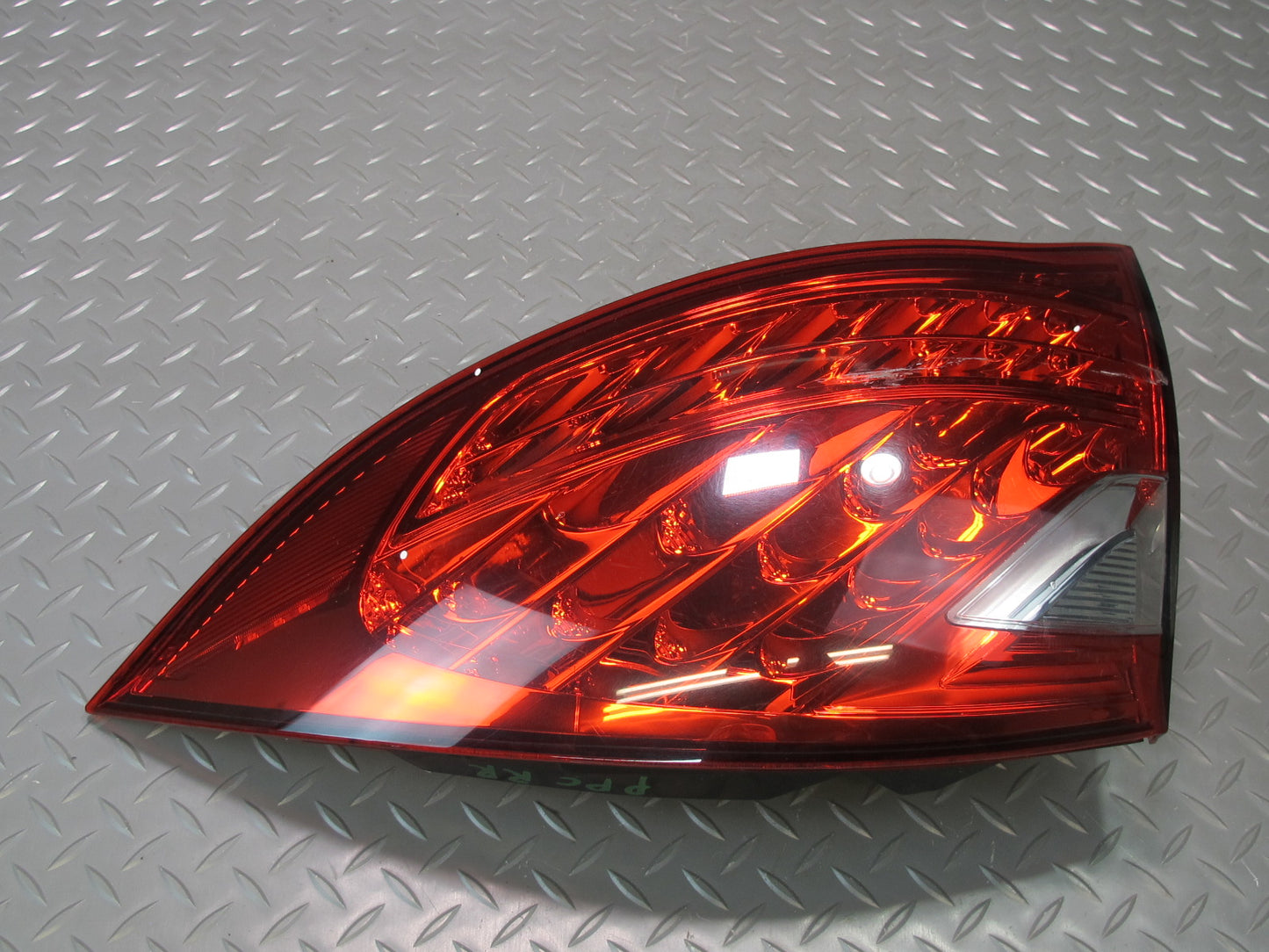 2011-2014 Porsche Cayenne 958 Rear Right Passenger Side Outer Tail Light Lamp