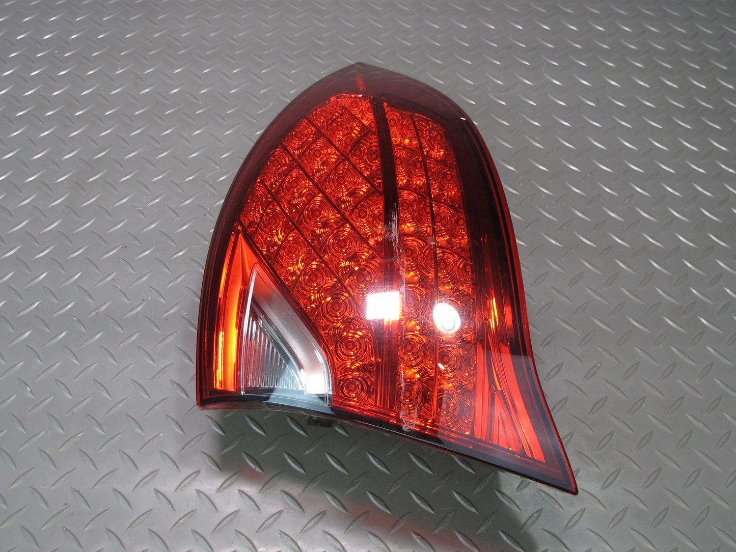 2011-2014 Porsche Cayenne 958 Rear Right Passenger Side Outer Tail Light Lamp