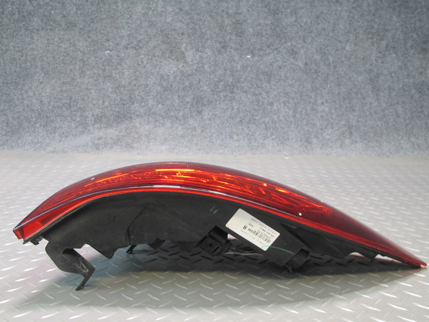 2011-2014 Porsche Cayenne 958 Rear Right Passenger Side Outer Tail Light Lamp