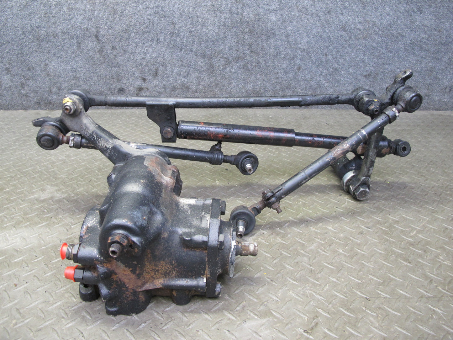 77-85 Mercedes W123 300D Power Steering Gearbox w Gear Rack Linkage OEM