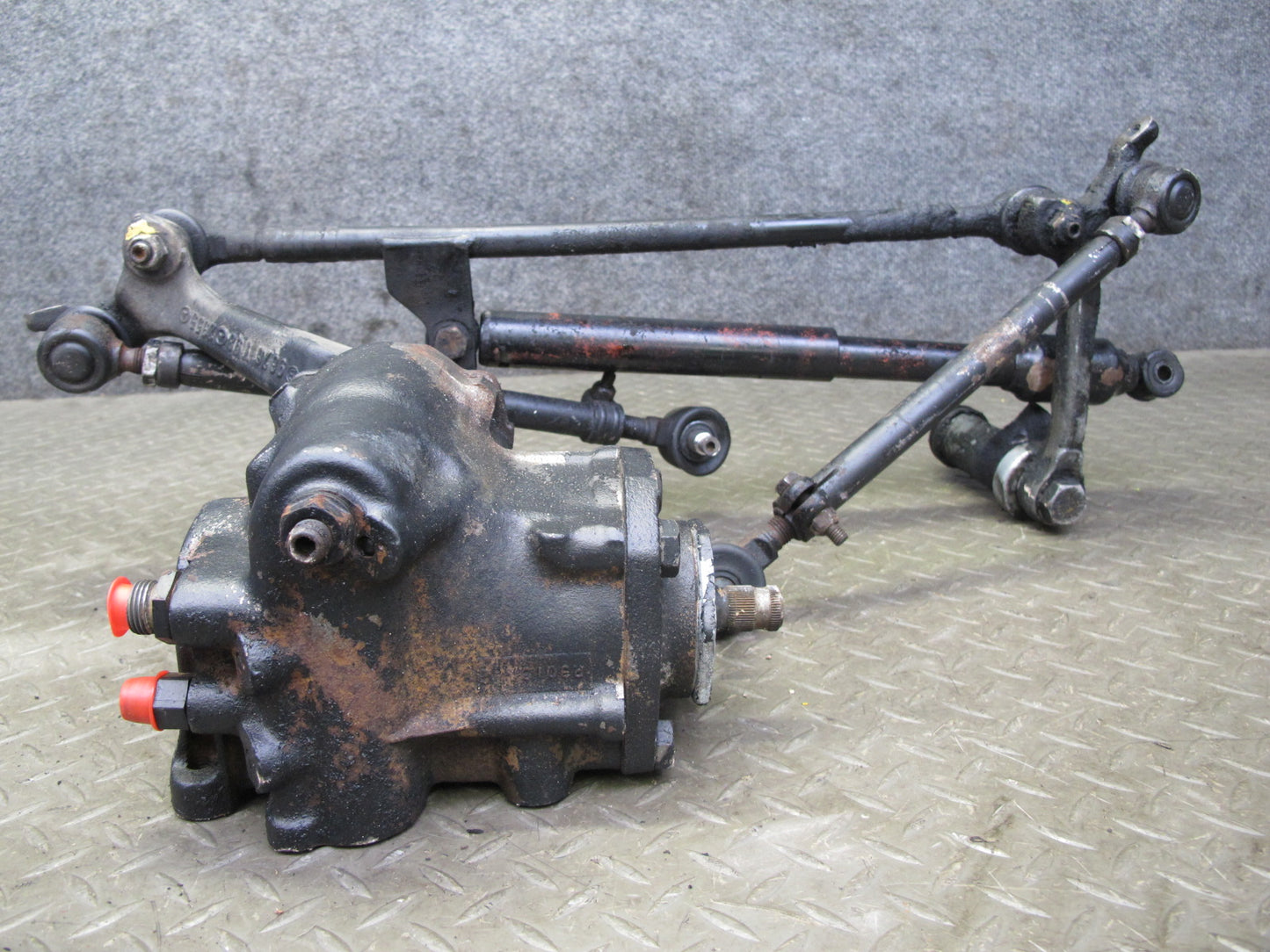 77-85 Mercedes W123 300D Power Steering Gearbox w Gear Rack Linkage OEM