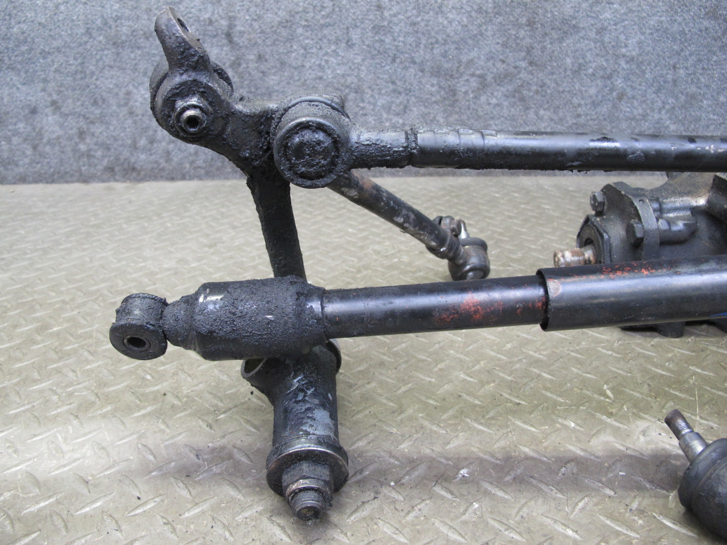 77-85 Mercedes W123 300D Power Steering Gearbox w Gear Rack Linkage OEM