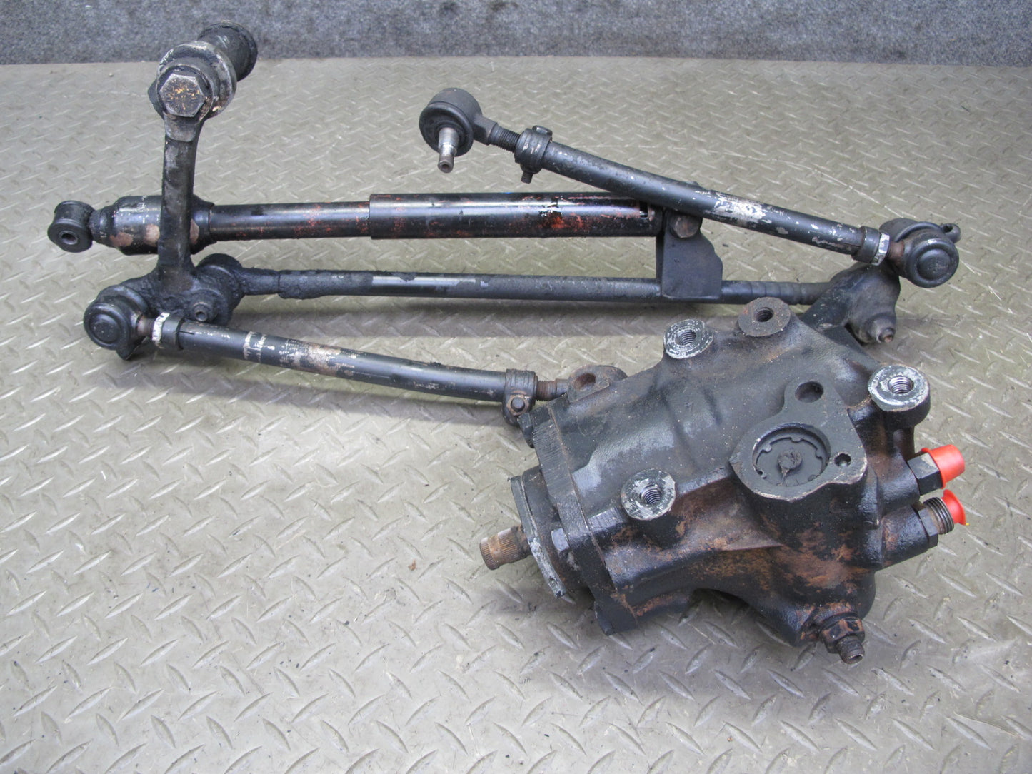 77-85 Mercedes W123 300D Power Steering Gearbox w Gear Rack Linkage OEM