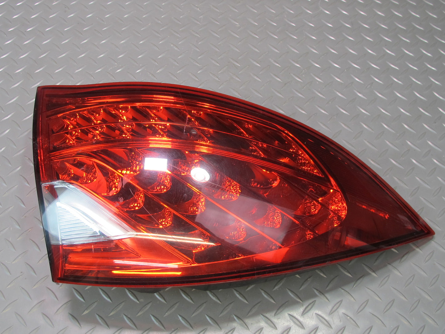 2011-2014 Porsche Cayenne 958 Rear Left Drvier Side Outer Tail Light Lamp