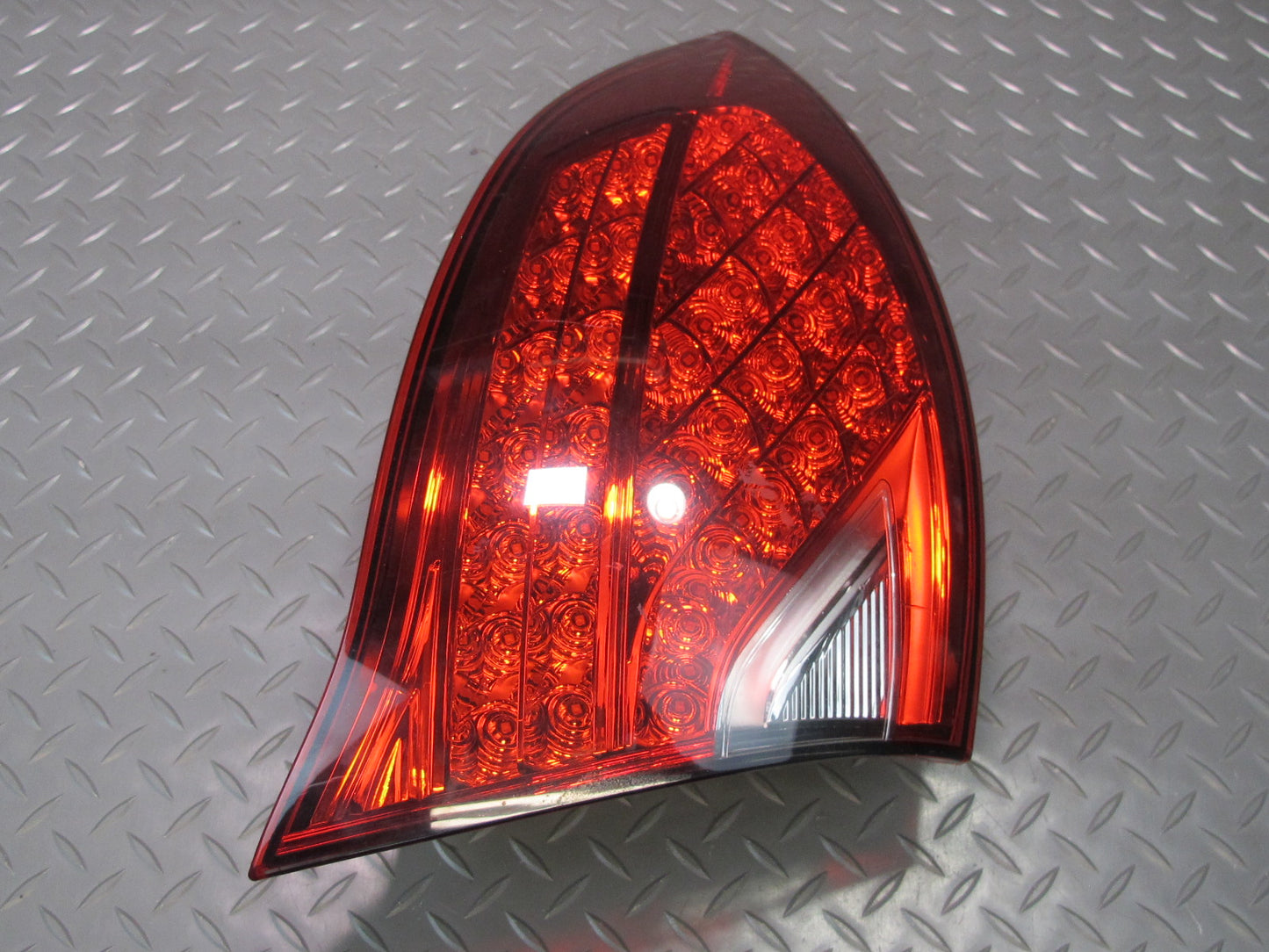 2011-2014 Porsche Cayenne 958 Rear Left Drvier Side Outer Tail Light Lamp