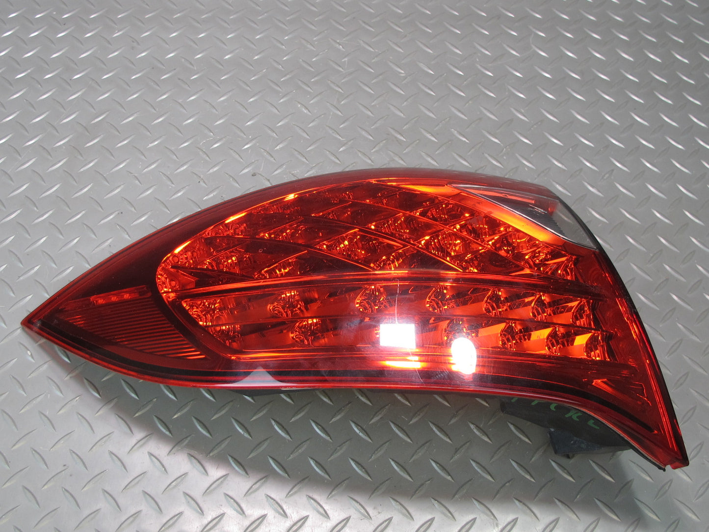 2011-2014 Porsche Cayenne 958 Rear Left Drvier Side Outer Tail Light Lamp
