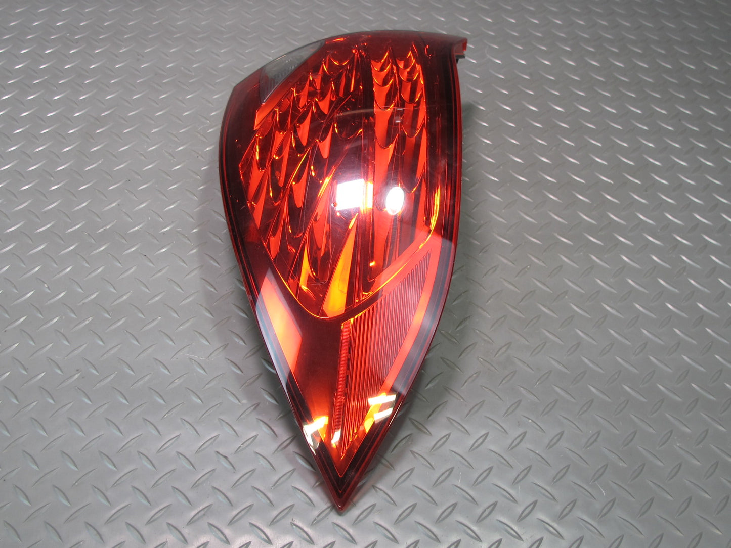 2011-2014 Porsche Cayenne 958 Rear Left Drvier Side Outer Tail Light Lamp