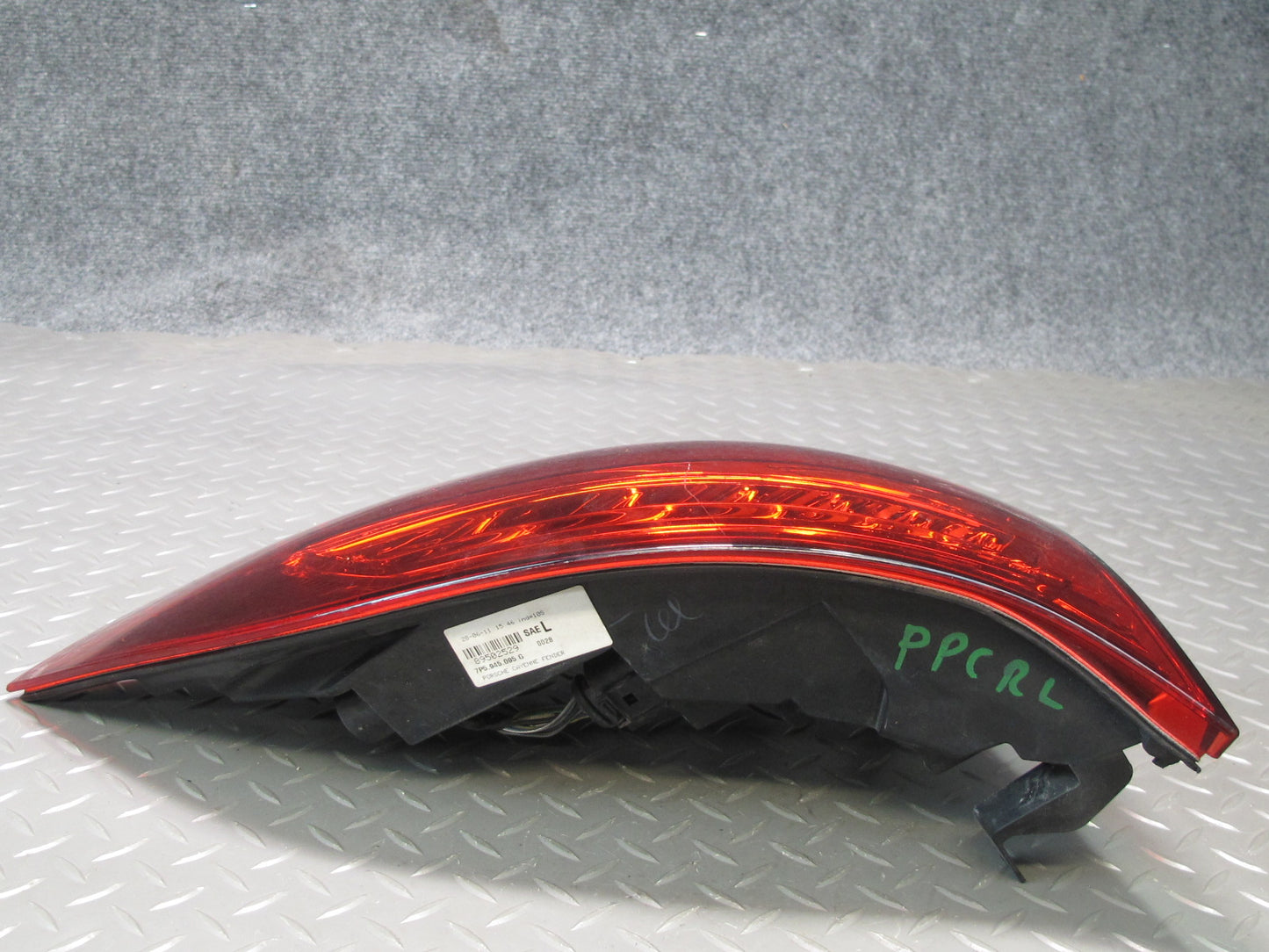 2011-2014 Porsche Cayenne 958 Rear Left Drvier Side Outer Tail Light Lamp