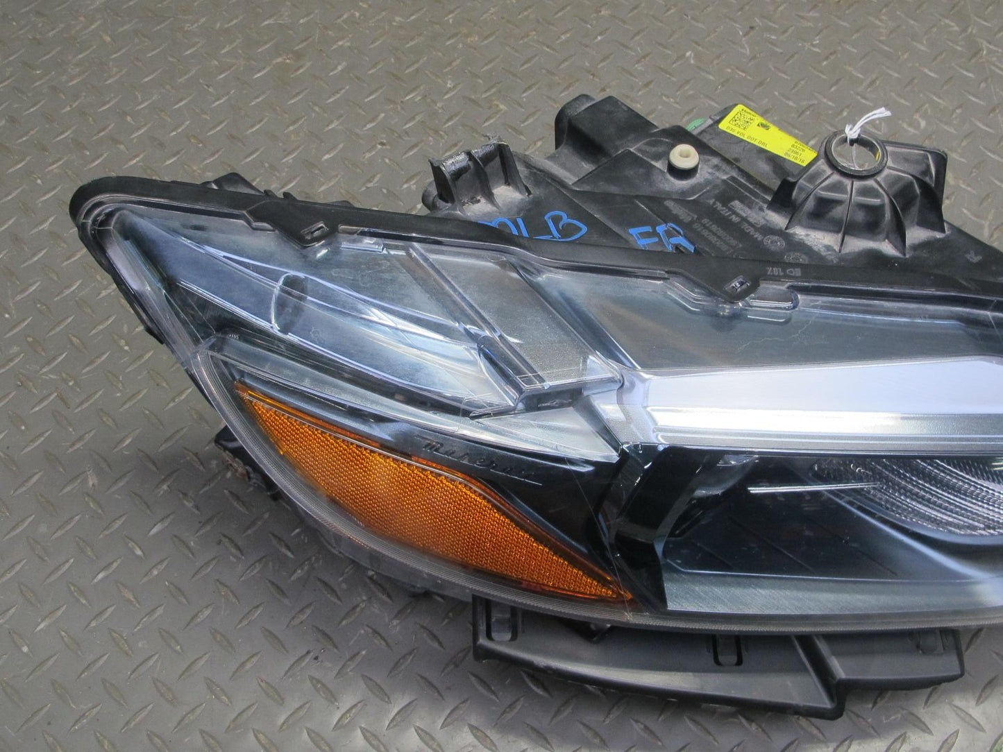 2017-2020 Maserati Levante M161 Front Right Side AFS Xenon HID Headlight Lamp