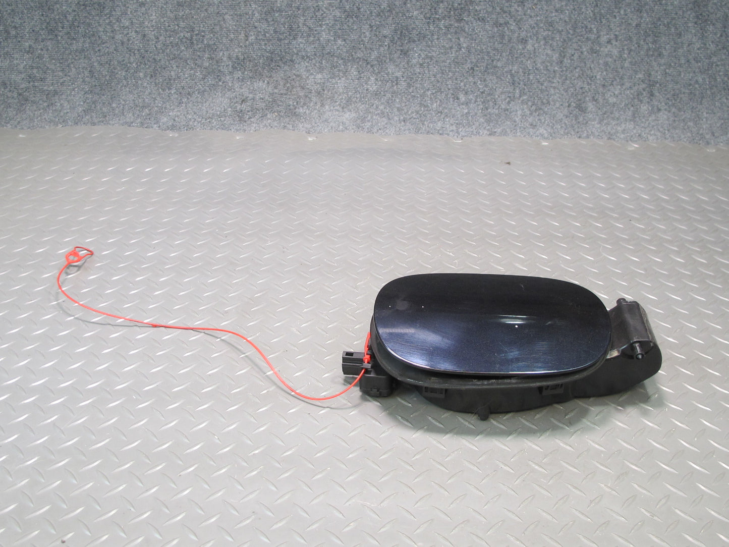 2011-2018 Porsche Cayenne 958 Fuel Gas Tank Filler Door Lid Cover Black