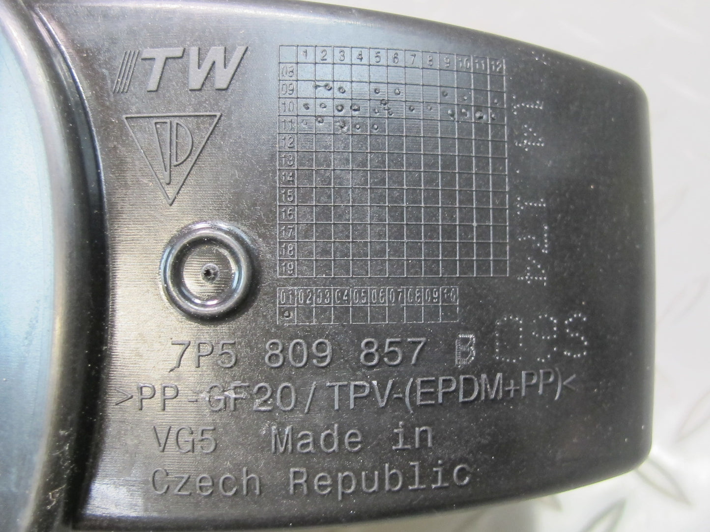 2011-2018 Porsche Cayenne 958 Fuel Gas Tank Filler Door Lid Cover Black