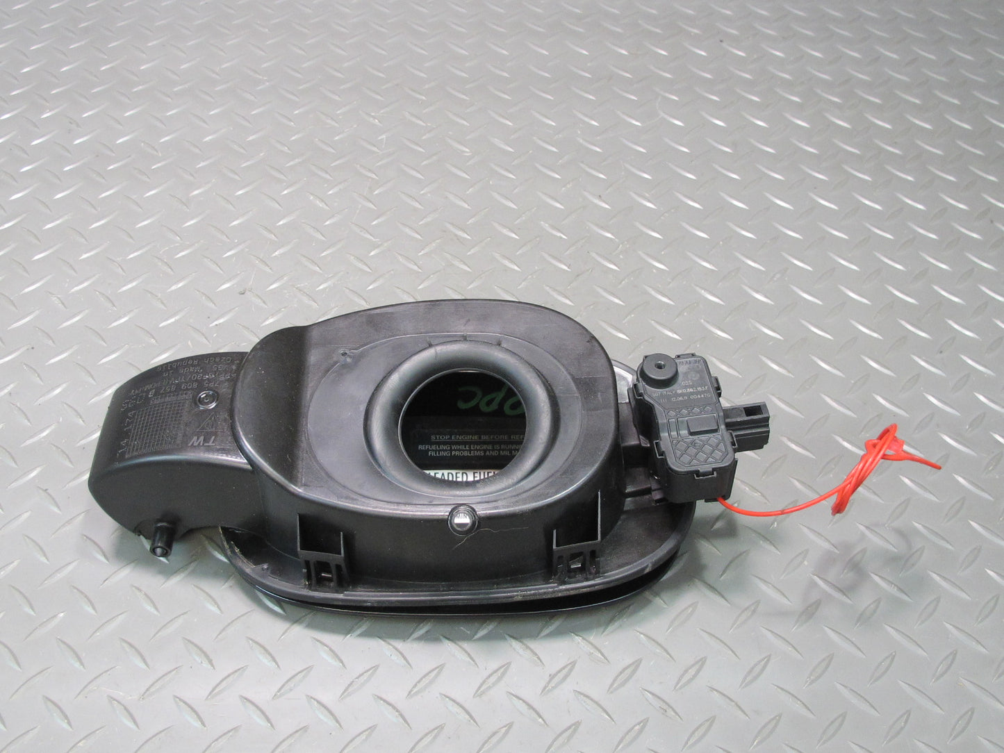 2011-2018 Porsche Cayenne 958 Fuel Gas Tank Filler Door Lid Cover Black